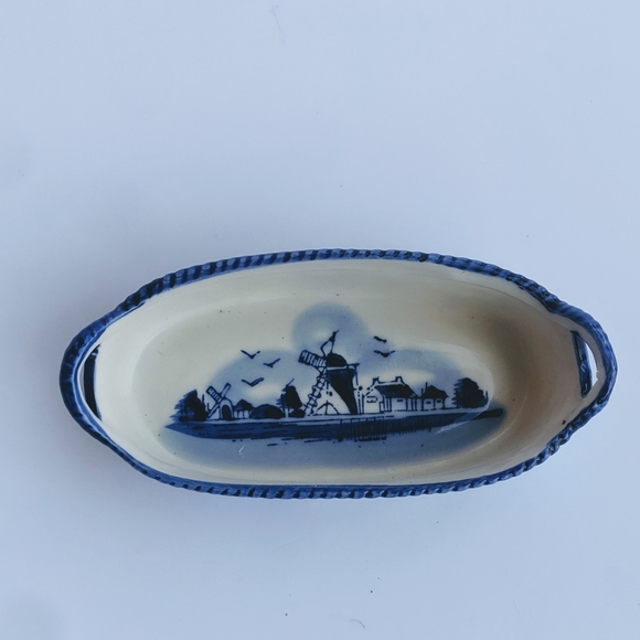 Delft blue kitten salt and pepper shakers - Picture 2 of 6